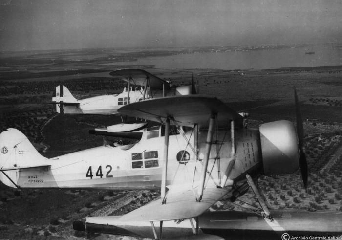 Ro.43 sull'incrociatore Diaz